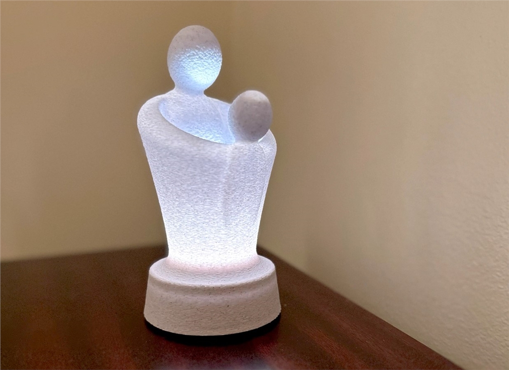 Bambu Lab 母親節設計節 - 參賽作品：A Mother's Arms, Mother's Day Lighted Sculpture