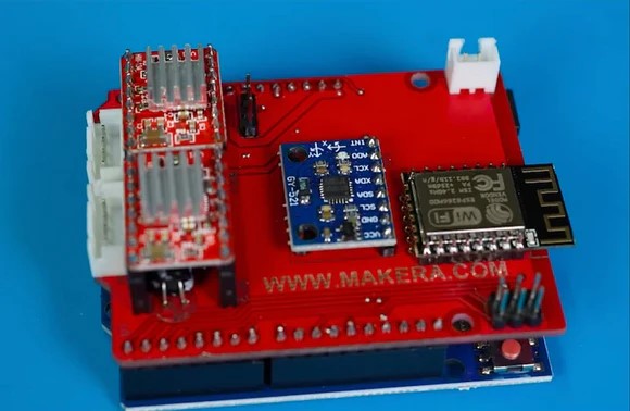 Makera PCB 電路板製作包可以製作雙面電路板